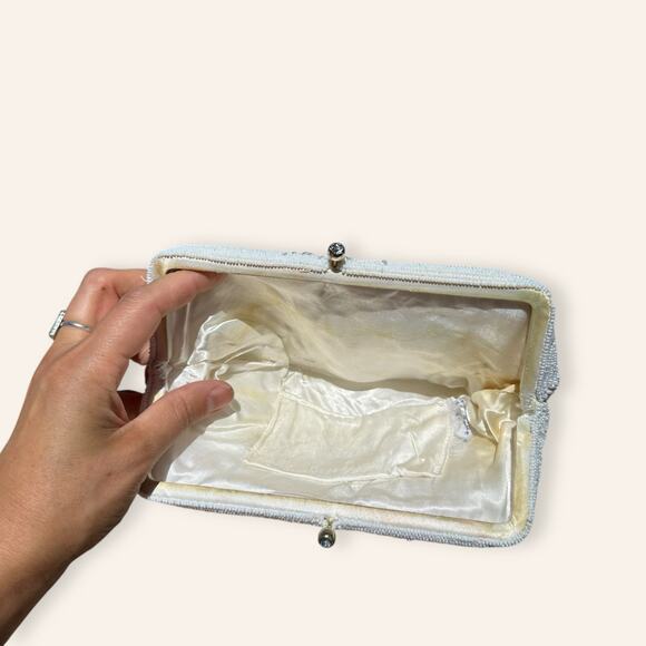 VTG Beaded Silver Kiss Lock Purse and White Clutch Bundle - Picture 7 of 8